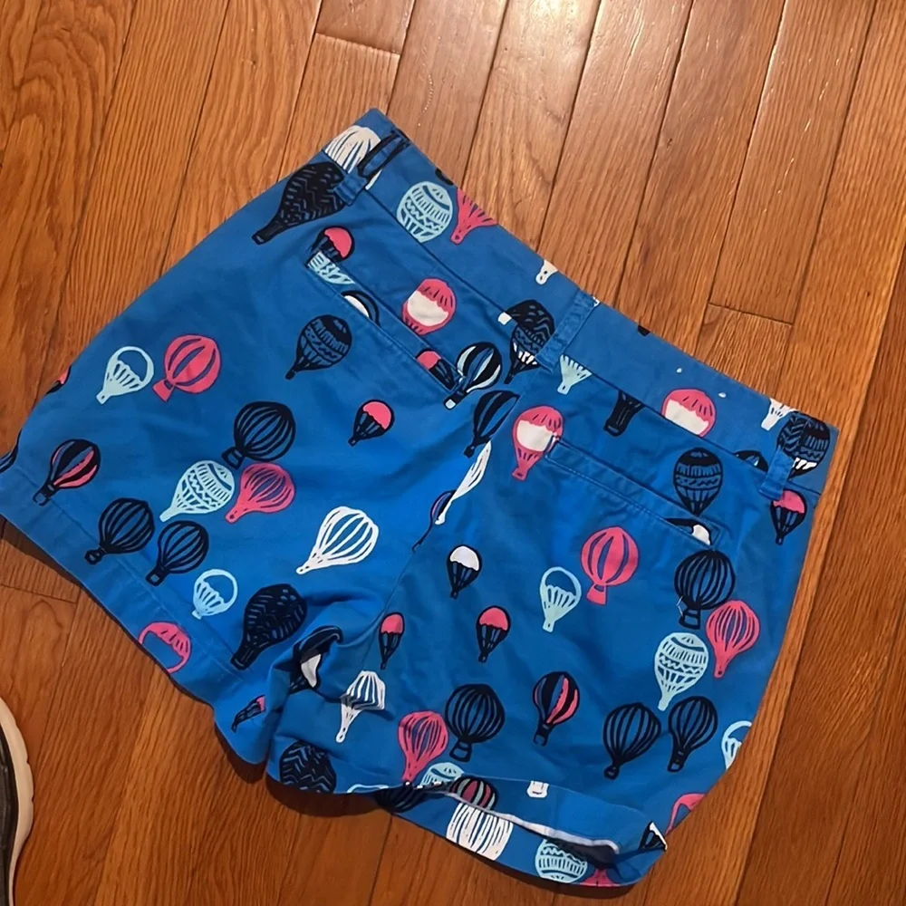Up Up and Away!! Crown & Ivy Shorts! Super Cute! - Picture 5 of 6